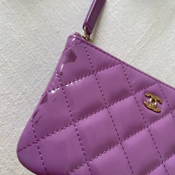 Chanel Patent Leather O case - Picture 2 of 4